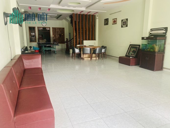 Cho thuê nhà 3 tầng tại Tôn Đức Thắng, Khai Quang, Vĩnh Yên vỉa hè rộng
