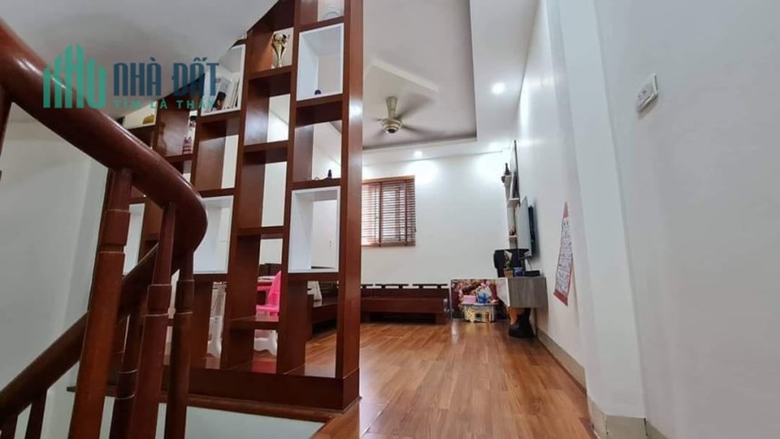 HIẾM! Cách ô tô 10m, chủ xây chắc chắn, bán nhà Phương Mai Đống Đa