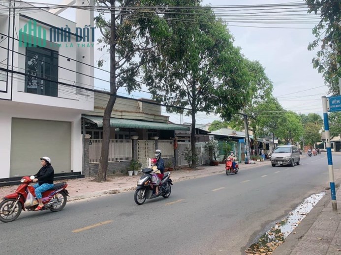 Mặt Tiền NG Th Phương p Thống Nhất sát D2D khu kinh doanh đắt địa hạ từ 10T9 còn 8T900tr 128m2 fun