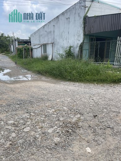 Nhà giá rẻ 2 mặt tiền 4*16m Hoà Thành Tây Ninh, SHR, chỉ 690tr. Lh:0913908157