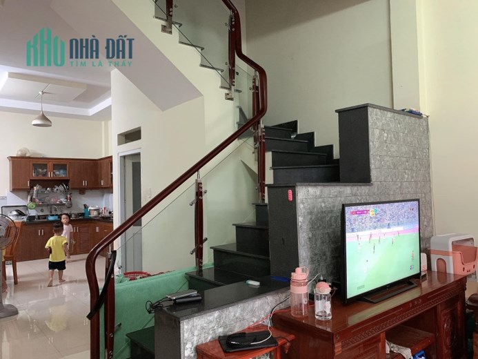 CHỦ XOẮN BÁN NÊN GIẢM GIÁ CHỈ CÒN 3.8 TỶ QUẬN 12 HXT - 104M2 - 2 TẦNG - HOÀN CÔNG ĐẦY ĐỦ.
