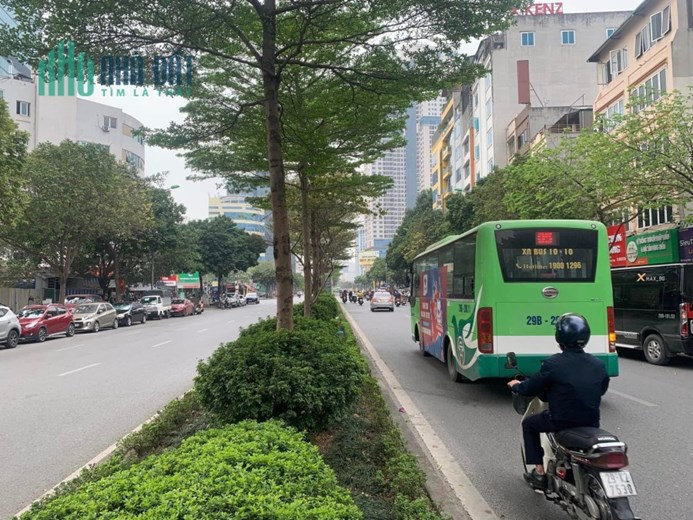 HẠ 3 TỶ BÁN NHANH TÒA Văn phòng Mặt phố Trung Kính 138m2, 10 tầng thông sàn, mặt tiền 7m.