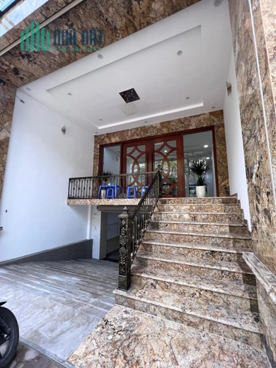 HẠ 3 TỶ BÁN NHANH TÒA Văn phòng Mặt phố Trung Kính 138m2, 10 tầng thông sàn, mặt tiền 7m.