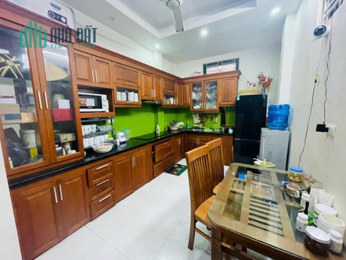 Chính chủ! Bán nhà Bế Văn Đàn, lô góc 2 mặt thoáng, ngõ rộng, gần ô tô đỗ, 40*4T, MT3, 4 TỈ 8