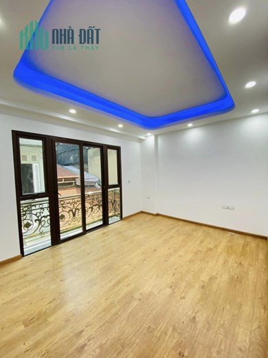 Bán nhà 82m2 phố Nguyễn Văn Cừ, Long Biên Gara 2 Ô tô phi Vỉa hè Kinh doanh đỉnh cao Giá 4.9 Tỷ