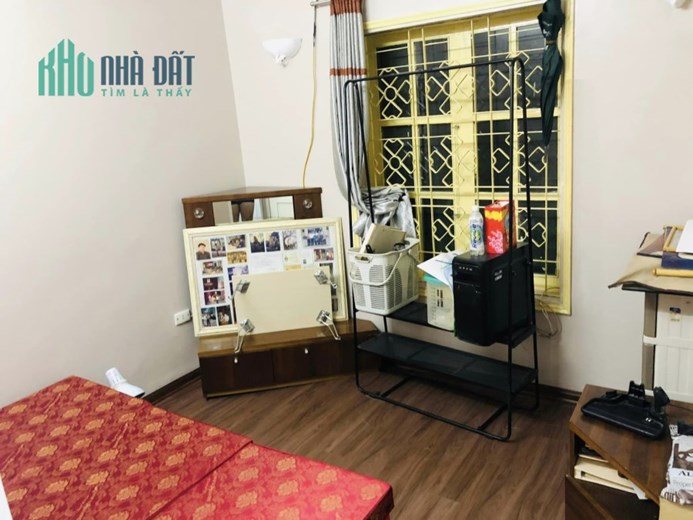 Bán Gấp Căn Hộ Tập Thể Sau Đài Truyền Hình Ngõ 84 Ngọc Khánh, Ba Đình. 50m2, Tầng 2, Oto Đỗ Chân