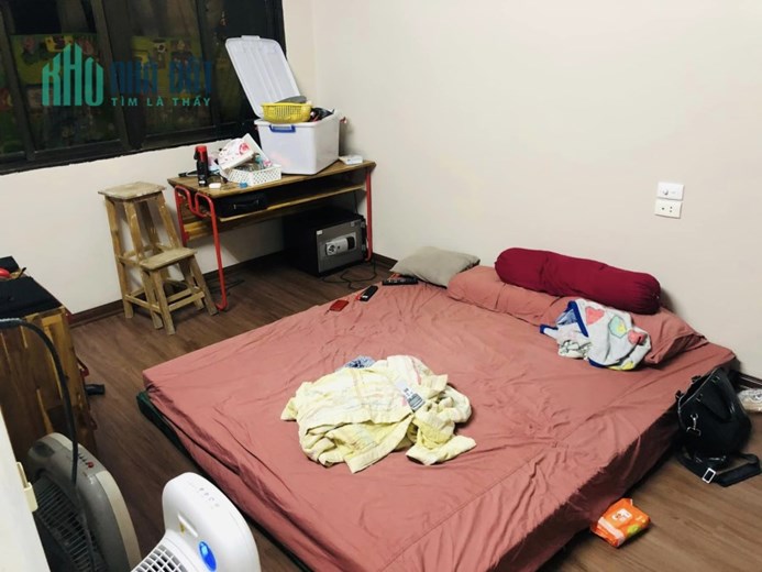 Bán Gấp Căn Hộ Tập Thể Sau Đài Truyền Hình Ngõ 84 Ngọc Khánh, Ba Đình. 50m2, Tầng 2, Oto Đỗ Chân