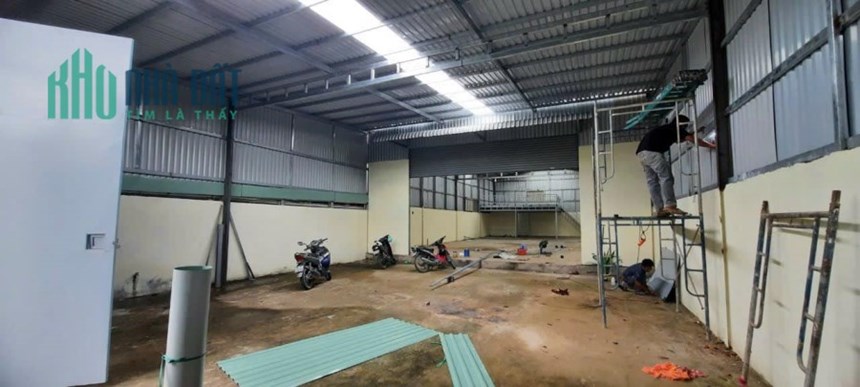 Xưởng đẹp mới tinh! 300m2 xe 10 Tấn, mộc cơ khí...