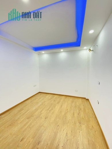 Bán nhà 84m2 phố Nguyễn Văn Cừ, Long Biên Gara Ô tô Thang máy XỊN Nội thất VIP 10.3 Tỷ