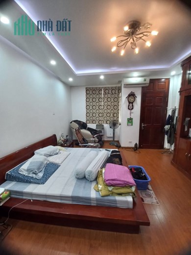 cần bán căn nhà tại ngõ 134 Lê Trọng Tấn,  căn góc, gần ô tô, 46m, 3T,  5.5 tỷ