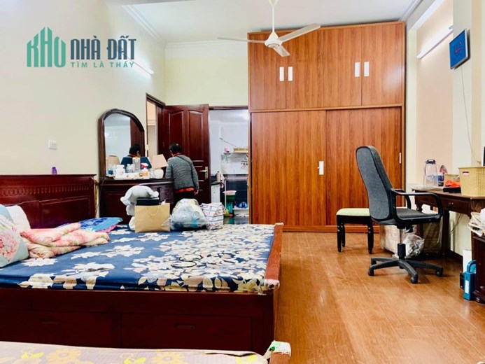Hơn 2 Tỷ Có Hộ Khẩu Đống Đa Hà Nội. Nhà Thiết Kế Đẹp Hợp Lý. Chủ Thiện Chí Bán. Sổ Đỏ Sẵn Sàng Giao