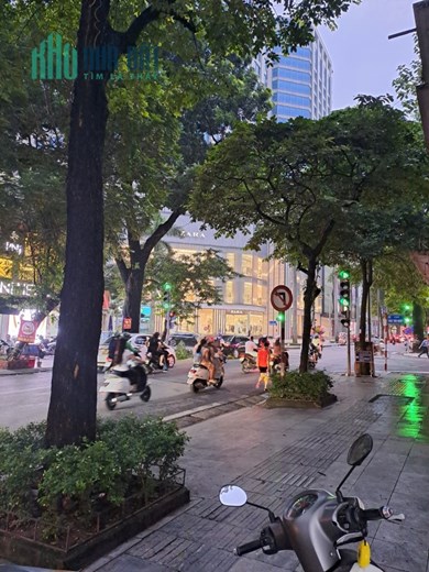 CHO THUÊ CỬA HÀNG MẶT PHỐ BÀ TRIỆU, QUẬN HAI BÀ TRƯNG, 4 TẦNG 22M, 16 TRIỆU/TH.