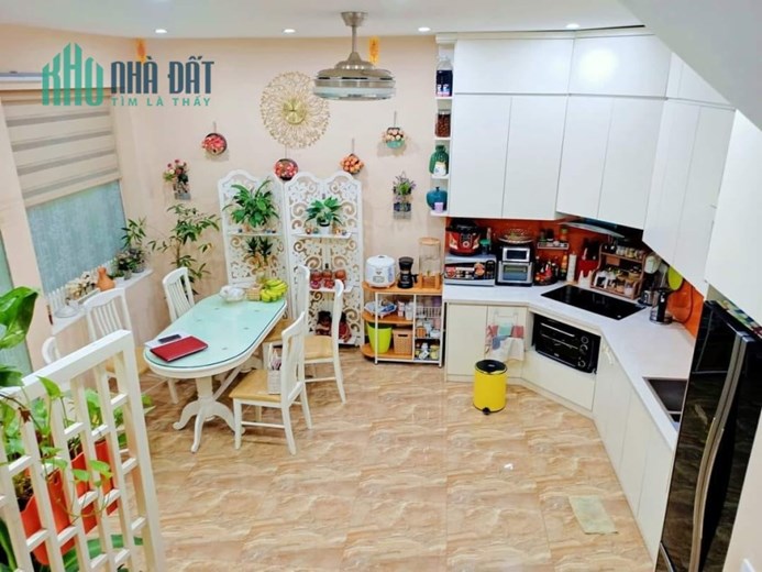 BÁN NHÀ PHỐ HÀN THUYÊN, 30M2 - 5 TẦNG - 3 NGỦ, CĂN GÓC, NHÀ ĐẸP, NHỈNH 6 TỶ