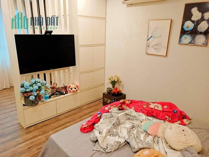 BÁN NHÀ PHỐ HÀN THUYÊN, 30M2 - 5 TẦNG - 3 NGỦ, CĂN GÓC, NHÀ ĐẸP, NHỈNH 6 TỶ