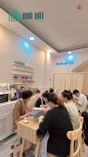Cần sang nhượng tiệm nail/gội đầu khu vực Q10 đường Hồ Bá Kiện, trung tâm Q10 đông đúc.