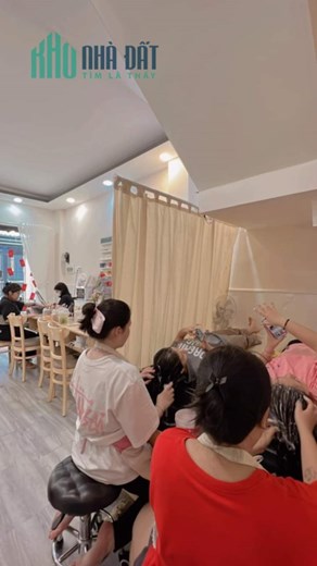 Cần sang nhượng tiệm nail/gội đầu khu vực Q10 đường Hồ Bá Kiện, trung tâm Q10 đông đúc.