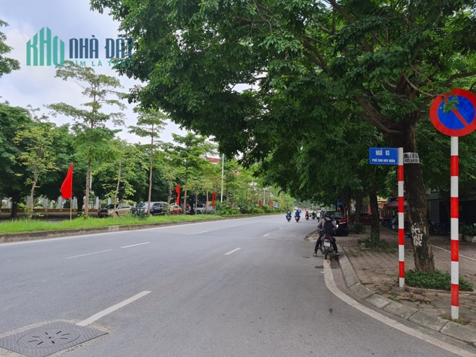 ĐẤT HIẾM CỰ KHỐI - Ô TÔ ĐỖ VÀO ĐẤT - THÔNG SỐ ĐẸP - KHÔNG KHÍ TRONG LÀNH - TIỆN ÍCH - Ở SƯỚNG -  72