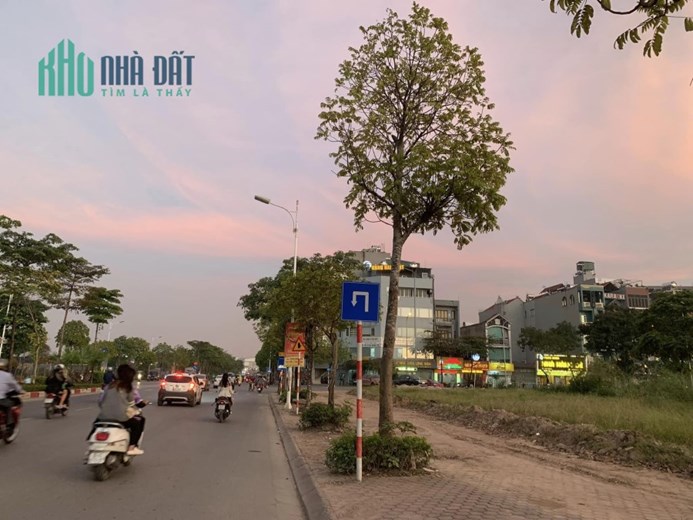 ĐẤT HIẾM CỰ KHỐI - Ô TÔ ĐỖ VÀO ĐẤT - THÔNG SỐ ĐẸP - KHÔNG KHÍ TRONG LÀNH - TIỆN ÍCH - Ở SƯỚNG -  72