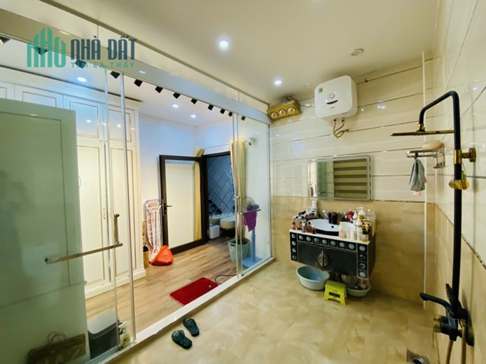 Bán nhà Chùa Hàng 54m 5 tầng cực đẹp GIÁ 3.8 tỉ ngay gần mặt đường