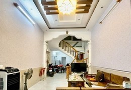 Bán nhà phố Trung Lực, 51m 3 tầng sân cổng riêng, GIÁ chỉ 2.45 tỉ
