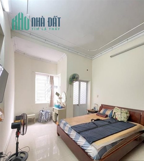 Bán nhà phố Trung Lực, 51m 3 tầng sân cổng riêng, GIÁ chỉ 2.45 tỉ
