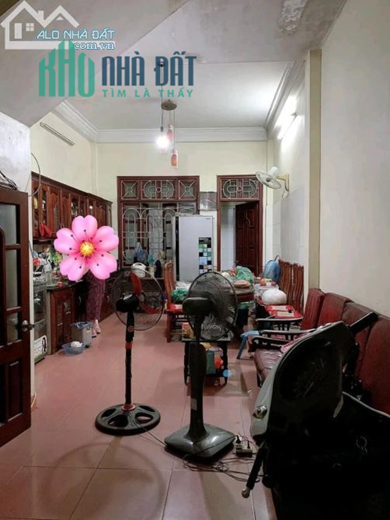 Bán nhà phân lô Đền Lừ, 65m2 x 5tầng, MT 4m, vỉa hè, ô tô dừng đỗ ngày đêm, giá nhỉnh 10 t