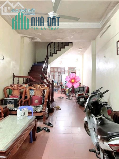 Bán nhà phân lô Đền Lừ, 65m2 x 5tầng, MT 4m, vỉa hè, ô tô dừng đỗ ngày đêm, giá nhỉnh 10 t