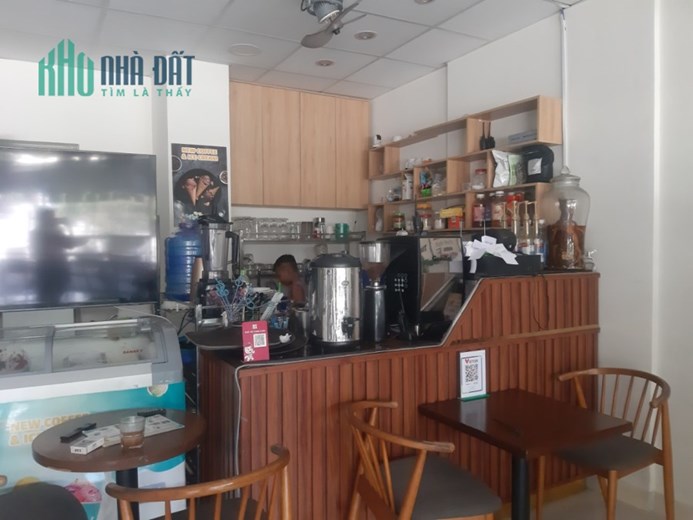 Sang quán cafe 2 mặt ( 1 mặt tiền, 1 mặt trong chung cư )- Địa chỉ: B3-S.06 Chung cư Green Town, 99
