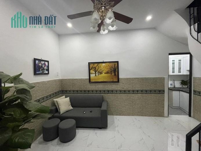 CỰC HIẾM - 1.75 TỶ - HỘ KHẨU HBT - NHÀ ĐẸP Ở LUÔN - SỔ RIÊNG 2 TẦNG