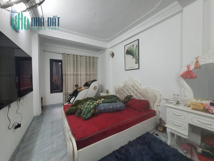 Bán nhà 85m2 phố Nguyễn Văn Cừ, Long Biên Gara 7 chỗ Thang máy Nhập Nội thất VIP 10.1 Tỷ