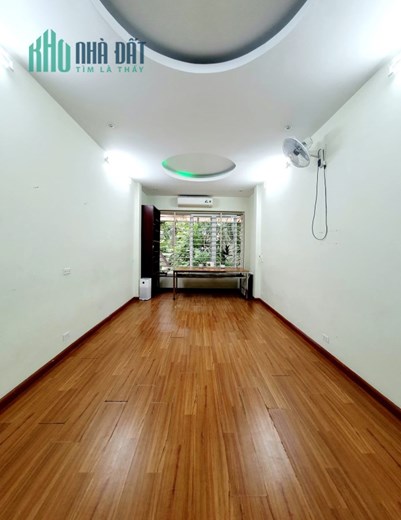 Bán nhà 81m2 phố Nguyễn Văn Cừ, Long Biên Gara Ô tô Thang máy Nội thất VIP 10.1 Tỷ