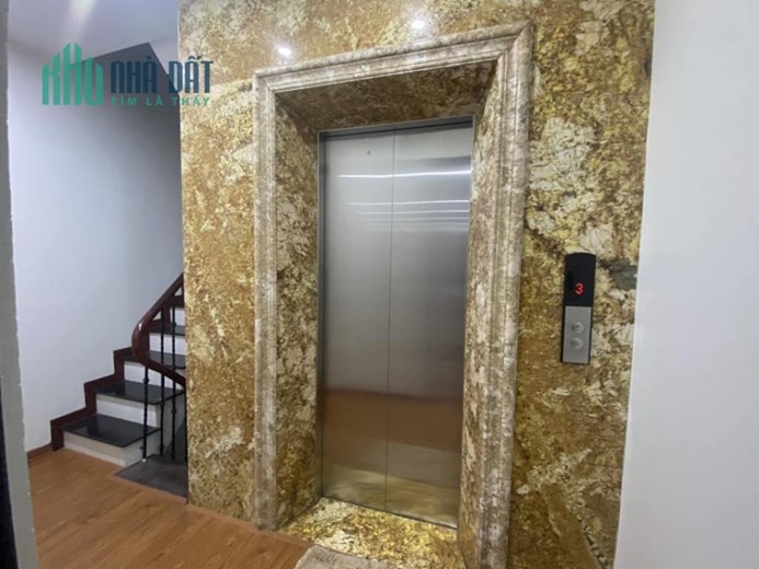 Bán nhà 82m2 phố Nguyễn Văn Cừ, Long Biên Gara Ô tô tránh Thang máy Nhập Nội thất Cao Cấp 10.3 Tỷ
