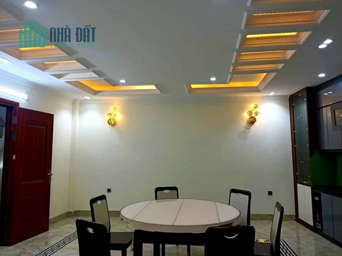 Bán nhà  LẠC LONG QUÂN , LÔ GÓC , gần Hồ Tây 47M 4tầng 5.0 tỷ