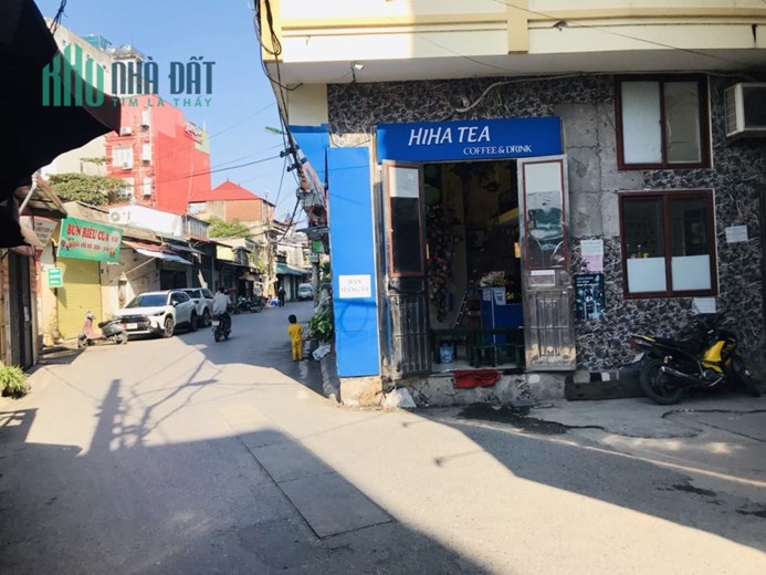 Cho thuê mặt bằng tại đường Cầu Vồng, Đức Thắng, Diện tích 40m2 có gác xép, Giá 7tr có thương lượng