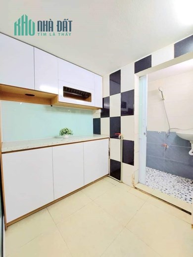 BÁN NHÀ ĐẸP PHỐ LÒ ĐÚC GIÁ 1.55 TỶ GỒM 2 PHÒNG NGỦ 1 PHÒNG KHÁCH + 1 BẾP + WC.