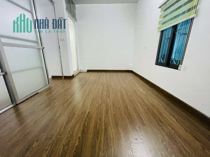Bán nhà Khương Trung Thanh Xuân 25m 3 tầng 2 ngủ Lô Góc sổ đỏ chính chủ nhỉnh 2 tỷ lh 0975124520