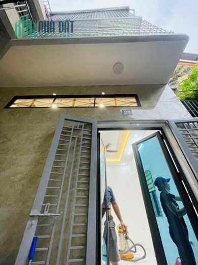 Bán nhà Khương Trung Thanh Xuân 25m 3 tầng 2 ngủ Lô Góc sổ đỏ chính chủ nhỉnh 2 tỷ lh 0975124520