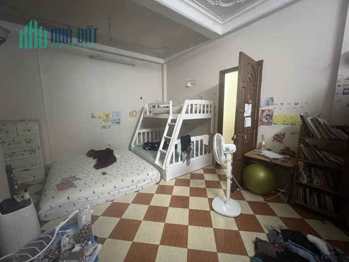 BÁN NHÀ MẶT NGÕ QUẬN ĐỐNG ĐA HN.Ô TÔ TRÁNH, MẶT TIỀN 6M , GIÁ NHỈNH 100TR/M2
