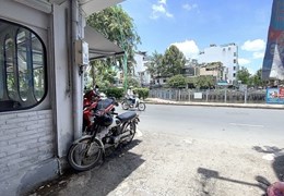 Bán nhà Trường Sa Phú Nhuận ,HXH, 50m2 ngang 4,3m ,5 tầng Giá 9,5 Tỷ