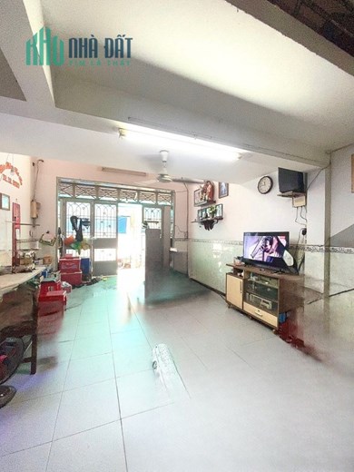 Bán nhà Trường Sa Phú Nhuận ,HXH, 50m2 ngang 4,3m ,5 tầng Giá 9,5 Tỷ