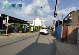 Bán đất tặng nhà 200 m2 ngang gần 8m mặt tiền- An Phú Đông Quận 12