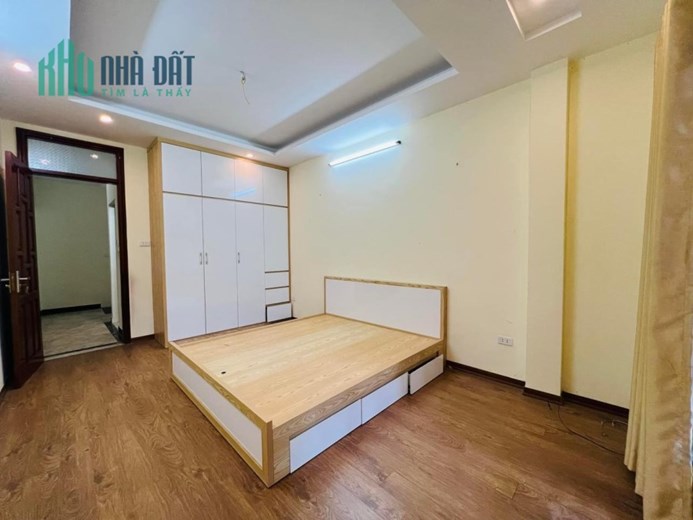 Bán gấp nhà đẹp Hoàng Hoa Thám, Ba Đình. Diện tích 36m2 - 5 tầng cực thoáng
