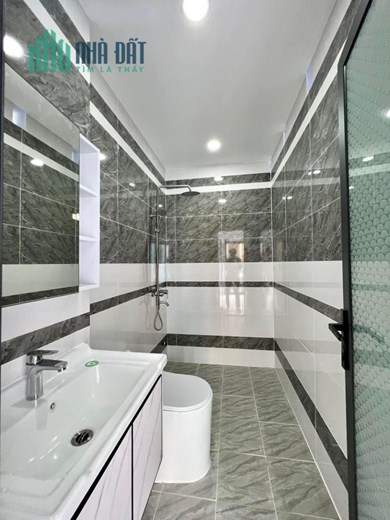 BÁN NHÀ 2 MẶT HẺM Ô TÔ - NHÀ MỚI ĐẸP Ở NGAY - SỔ VUÔNG KHU DÂN TRÍ - TÂN PHÚ - NHỈNH 6TỶ