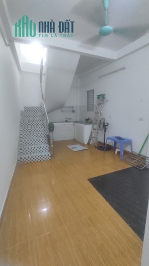 Bán ĐẤT tặng nhà Trung Kính Trung Hòa Cầu Giấy 35m 2 tầng 2 ngủ ngõ nông gần phố nhỉnh 3 tỷ lh