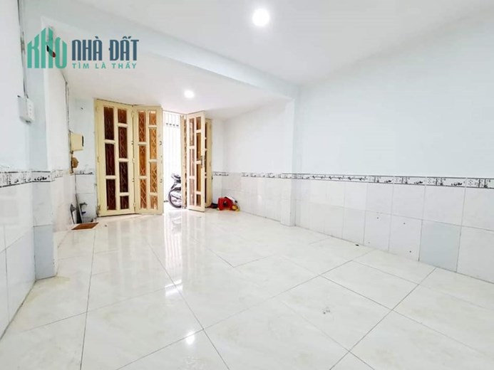 Nhà đẹp ở ngay  Bến Bình Đông  Quận 8  không ngập  25m2  2 tầng  Chỉ : 2.6 tỷ