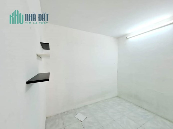 Nhà đẹp ở ngay  Bến Bình Đông  Quận 8  không ngập  25m2  2 tầng  Chỉ : 2.6 tỷ