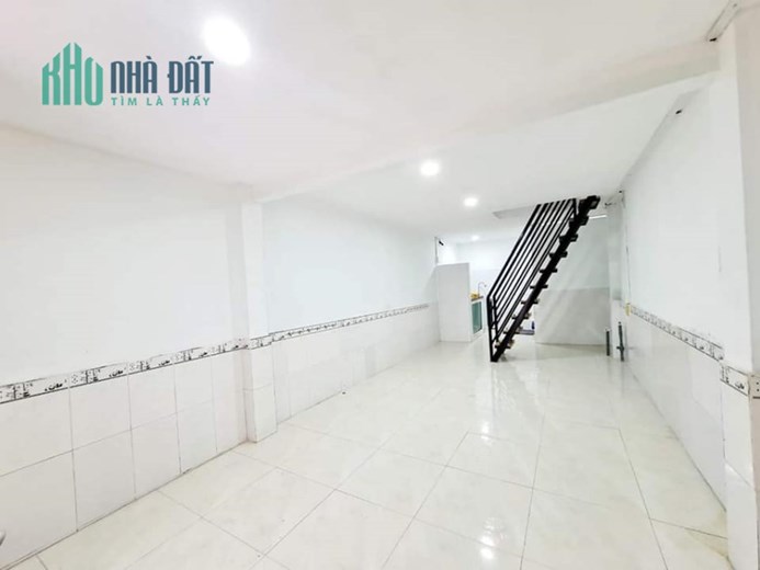 Nhà đẹp ở ngay  Bến Bình Đông  Quận 8  không ngập  25m2  2 tầng  Chỉ : 2.6 tỷ
