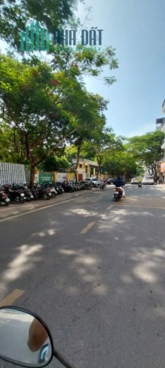 Bán nhà mặt Ngõ 66 Ngọc Lâm - Kinh Doanh - Vỉa Hè - Oto tránh - Nhỉnh 9  tỷ.