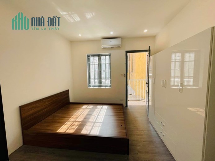 Nhà Đẹp, Ngõ Nông, Khu Vực Tiện Ích Nhiều Mà Gần Nhà, Thịnh Quang 28m2*5T giá 3.25 tỷ