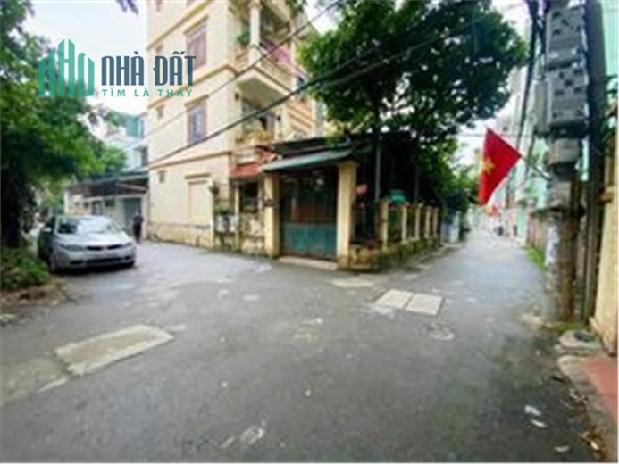 Giảm giá 700tr !!! Bán gấp nhà Tây Hồ ô tô đỗ cửa 40m2,4 tầng giá 3.x tỷ